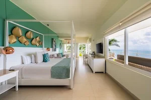 https://www.palmarbeachresortandspa.com/galleries/Suites/CORNER SUITE OCEAN FRONT KING.webp